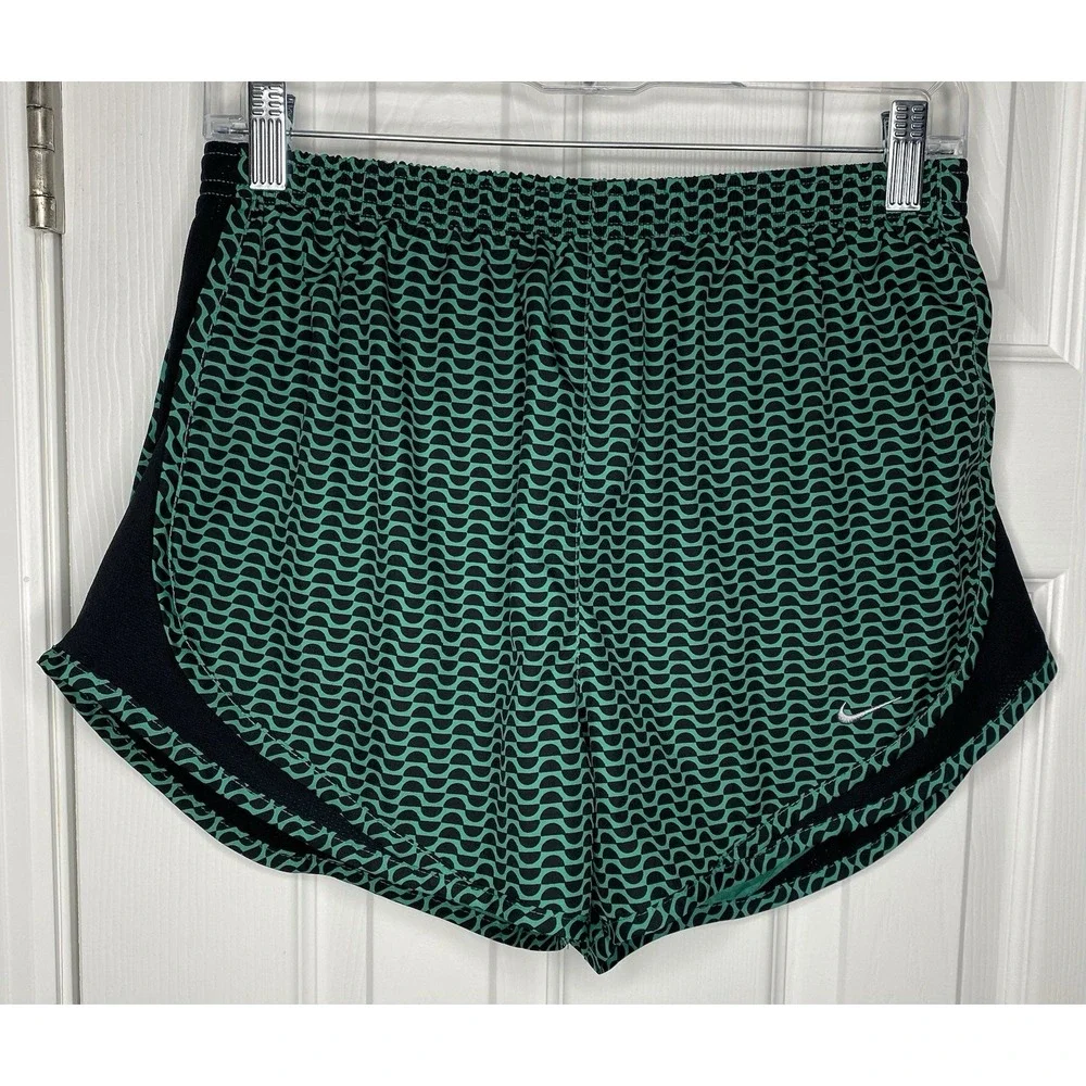 Nike Dri Fit Women's Lined Athletic Wave Pattern Short Green‎ Black Size Medium